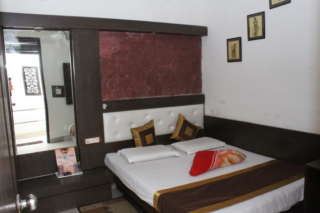 Hotel Shiv Palace New Delhi Luaran gambar
